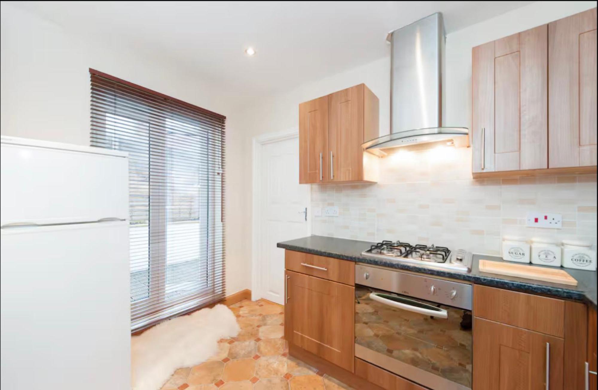 Superb In Willesden Green, 10mins To Appartamento Londra