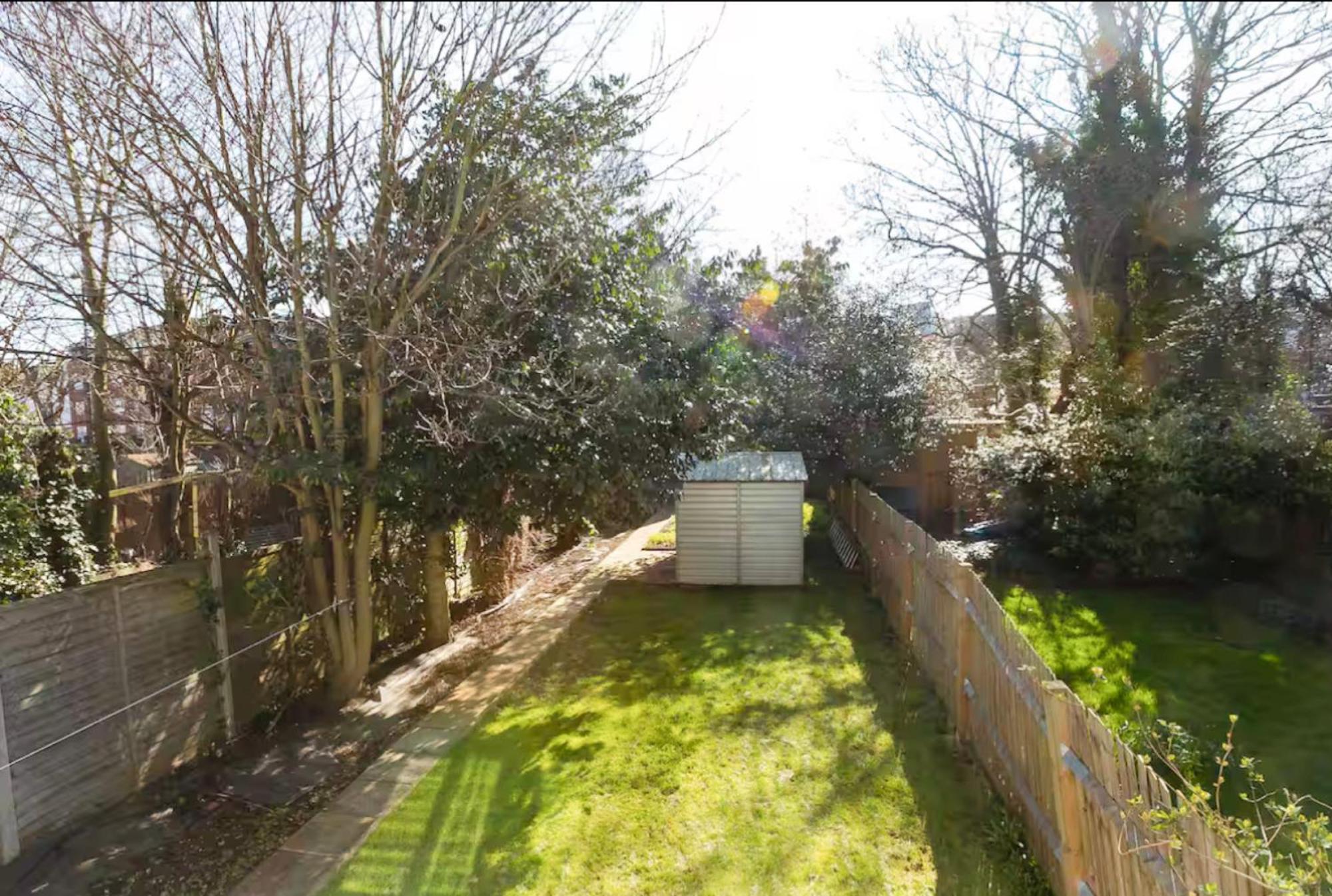 Superb In Willesden Green, 10mins To *
