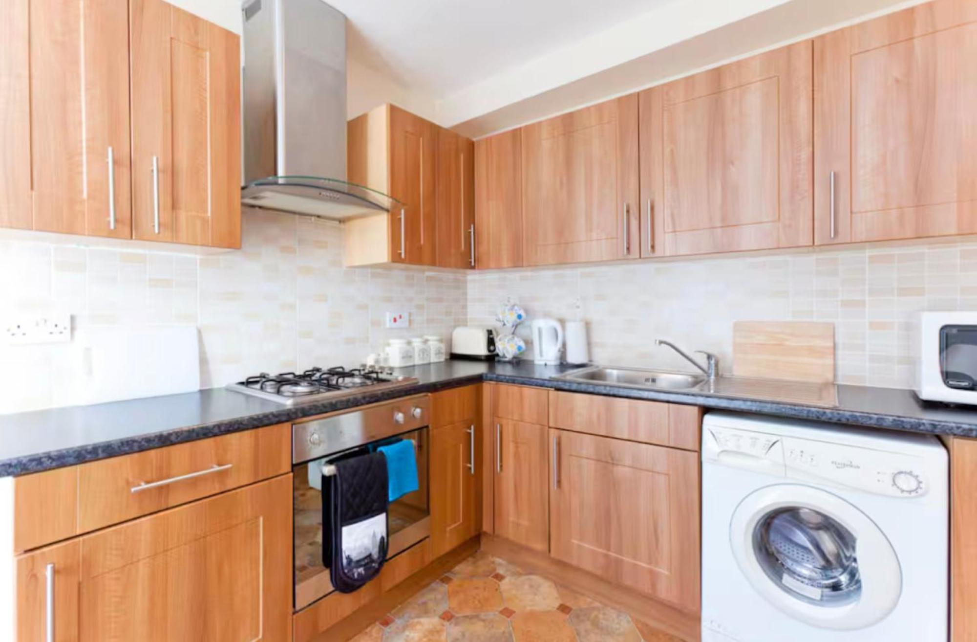 Superb In Willesden Green, 10mins To