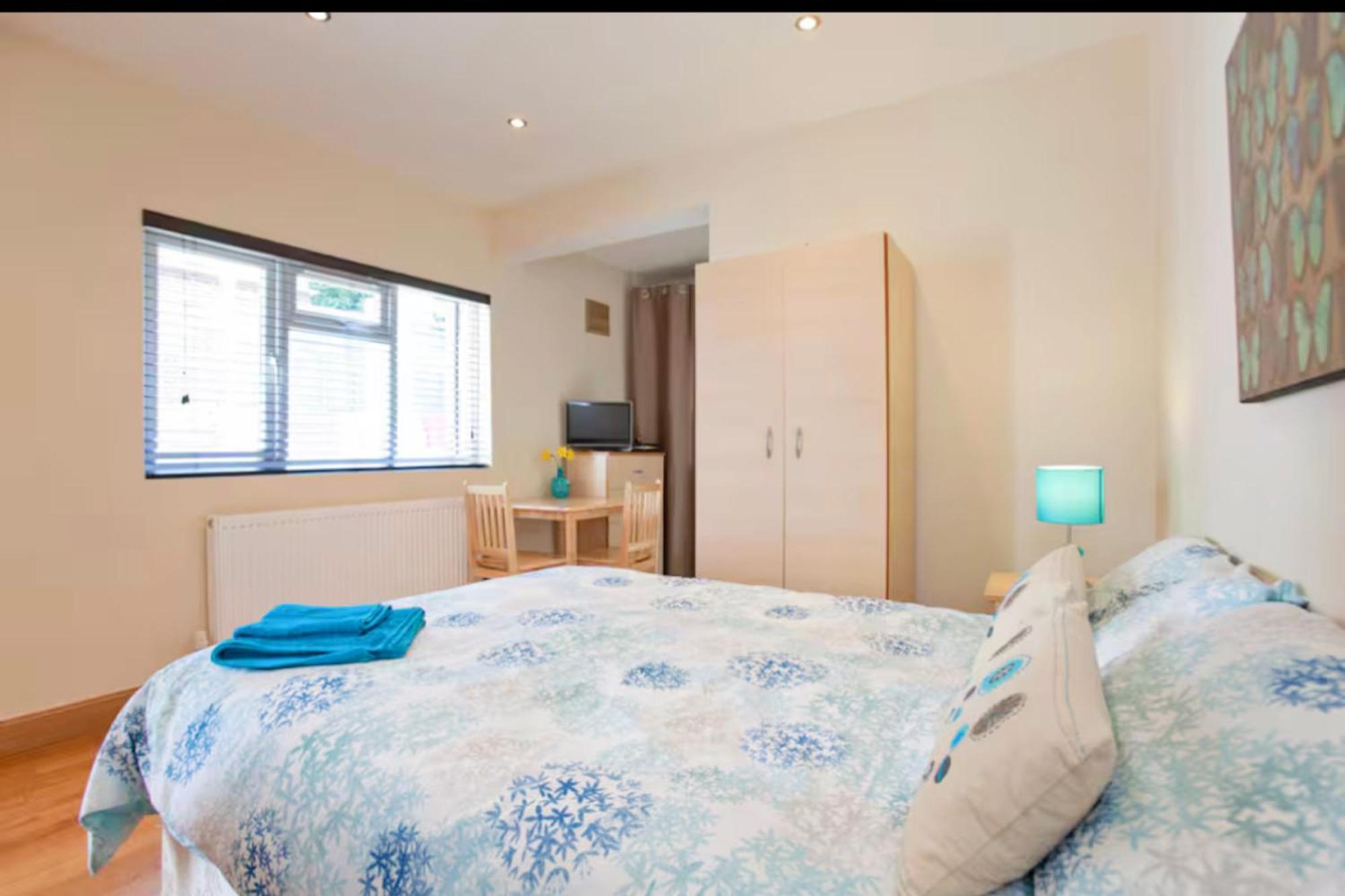 Appartamento Superb In Willesden Green, 10mins To Londra